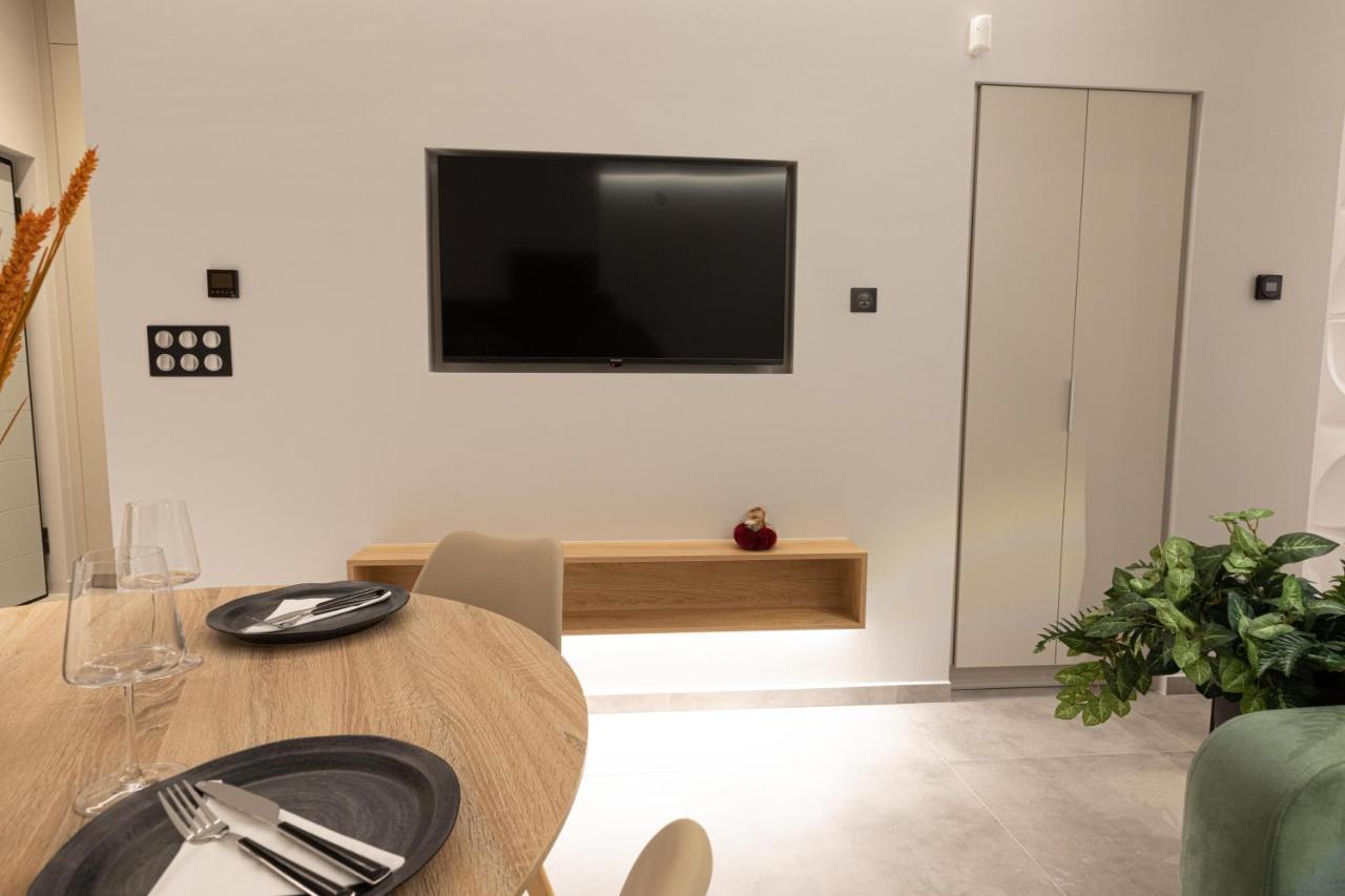 Billmar Luxury Apartment In The Center Of Gythio Exterior photo